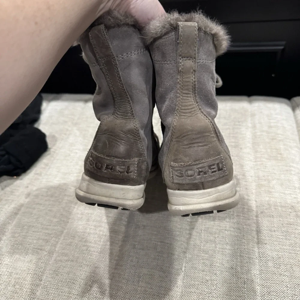 Sorel Explorer‎ Joan women's waterproof snow boots in gray suede 10